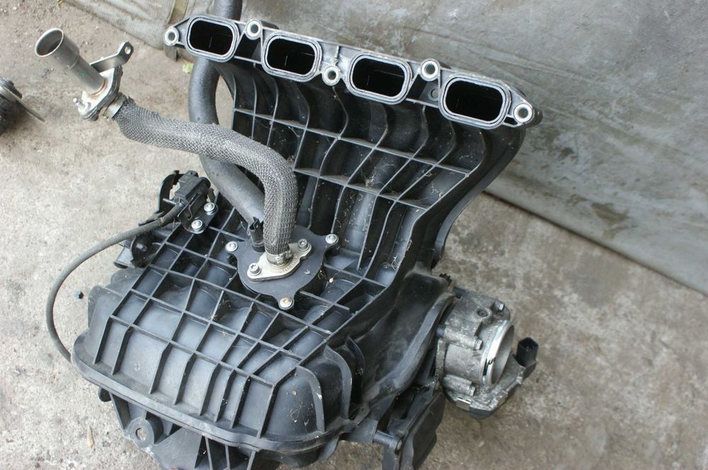 Bmw 320i e90 e91 e92 n43b20 kolektor ssący