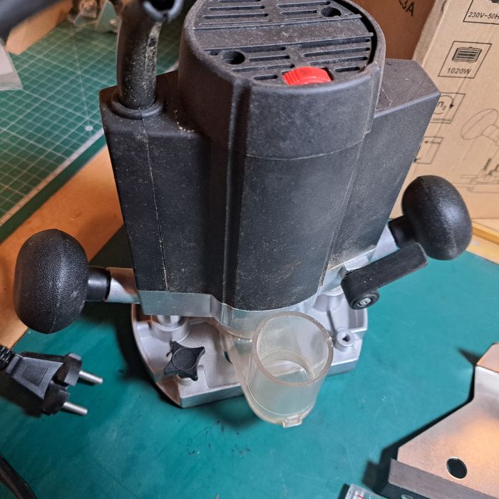 Fresadora da marca Practyl como nova. 1020 W