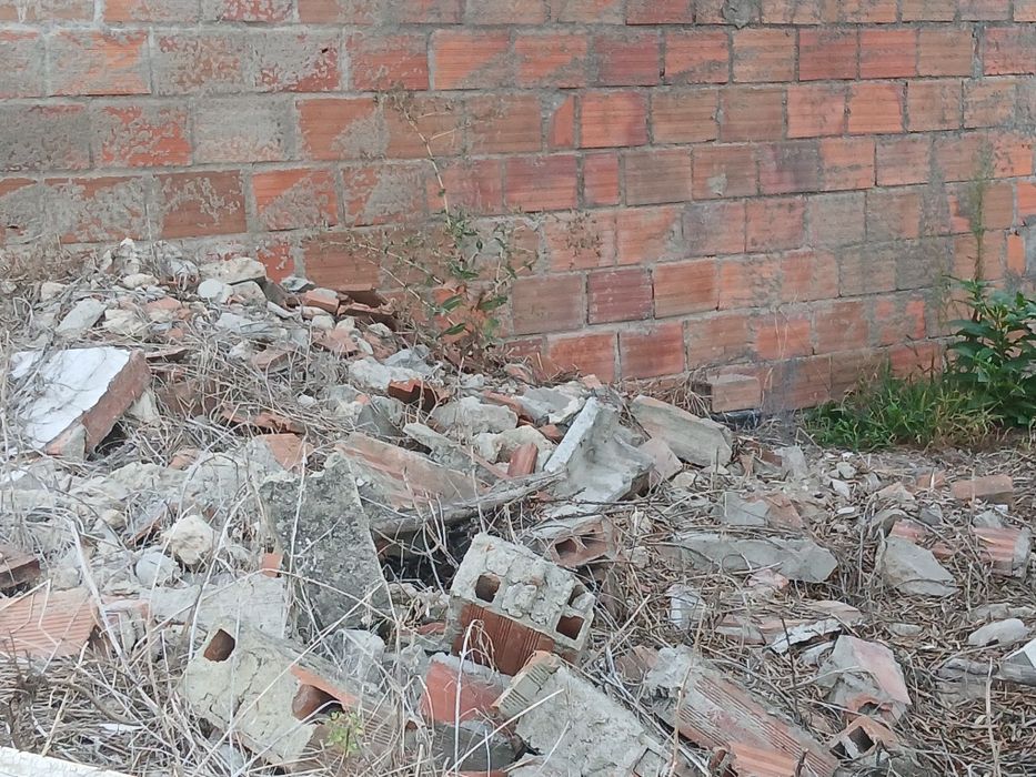 Ofereço entulho para obras