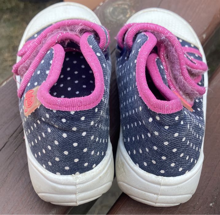 Trampki dla dziewczynki rozmiqr 24 używane
