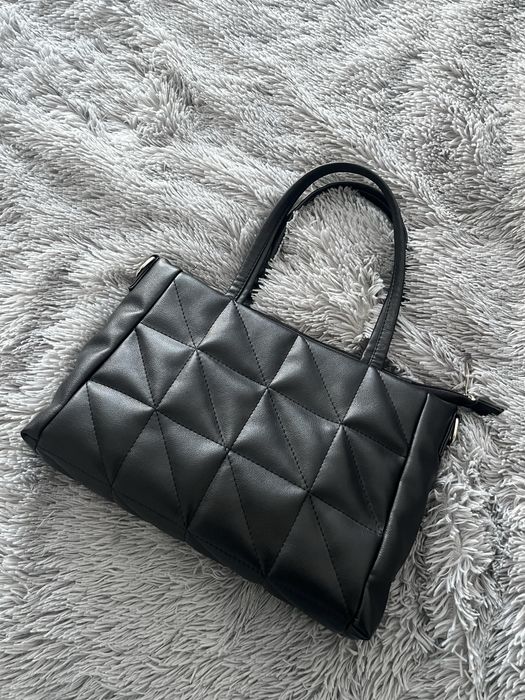 Чорна  шкіряна сумка