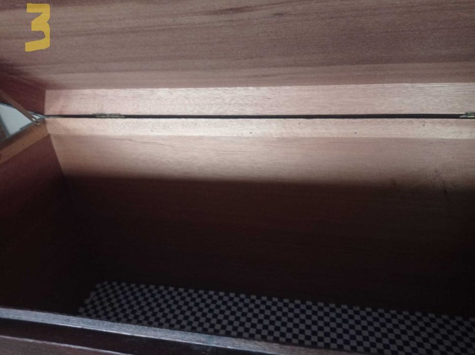 Arcas e baús diversos