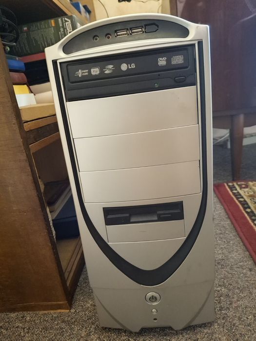 Компьютер с монитором