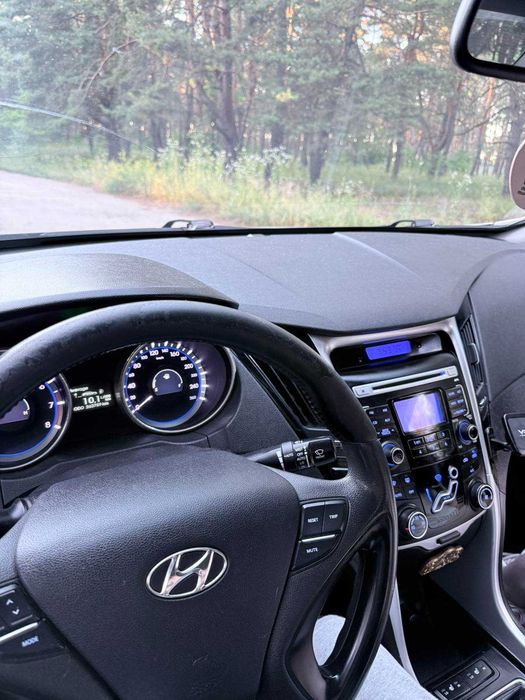 Hyundai Sonata 2010 VIN KMHEC41BABA130637 фото оголошення 2 з 18