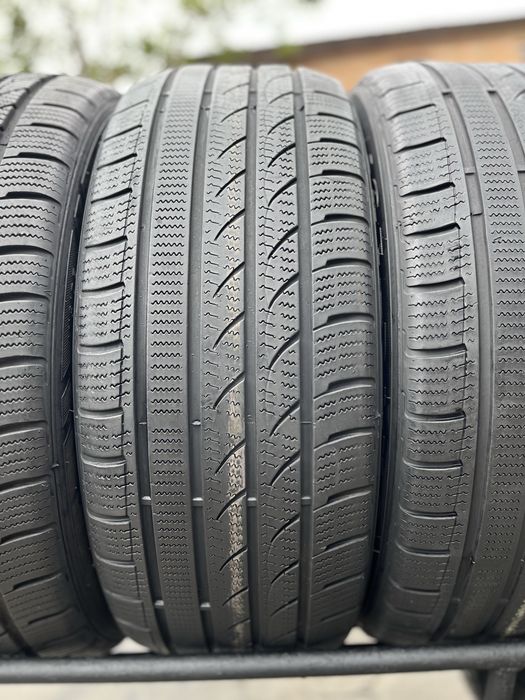 245 45 R19 102V зима Minerva Ice Plus