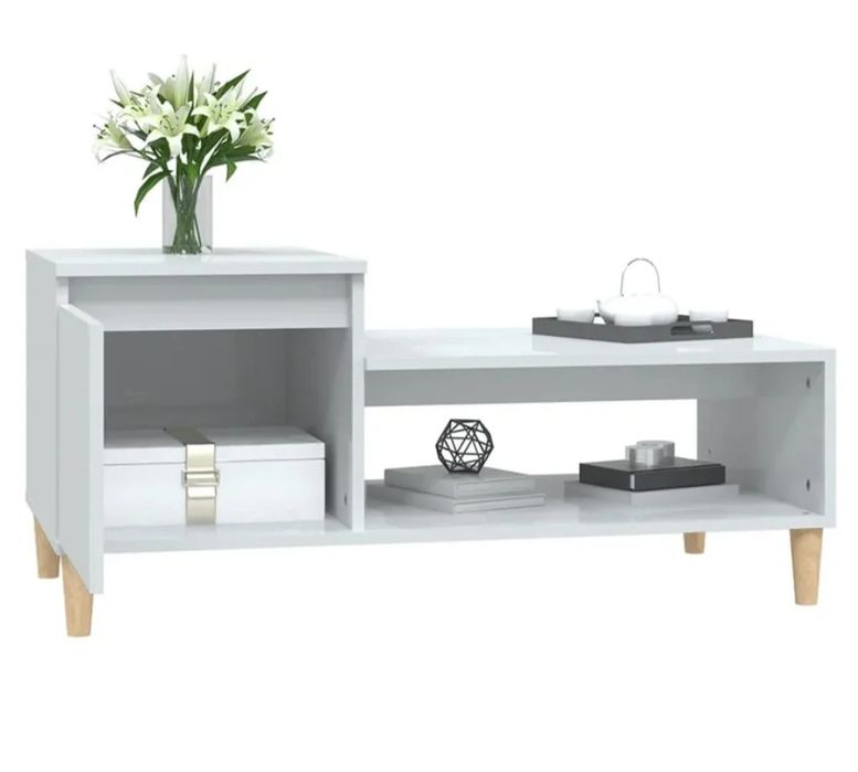 Mesa lateral em perfeito estado.