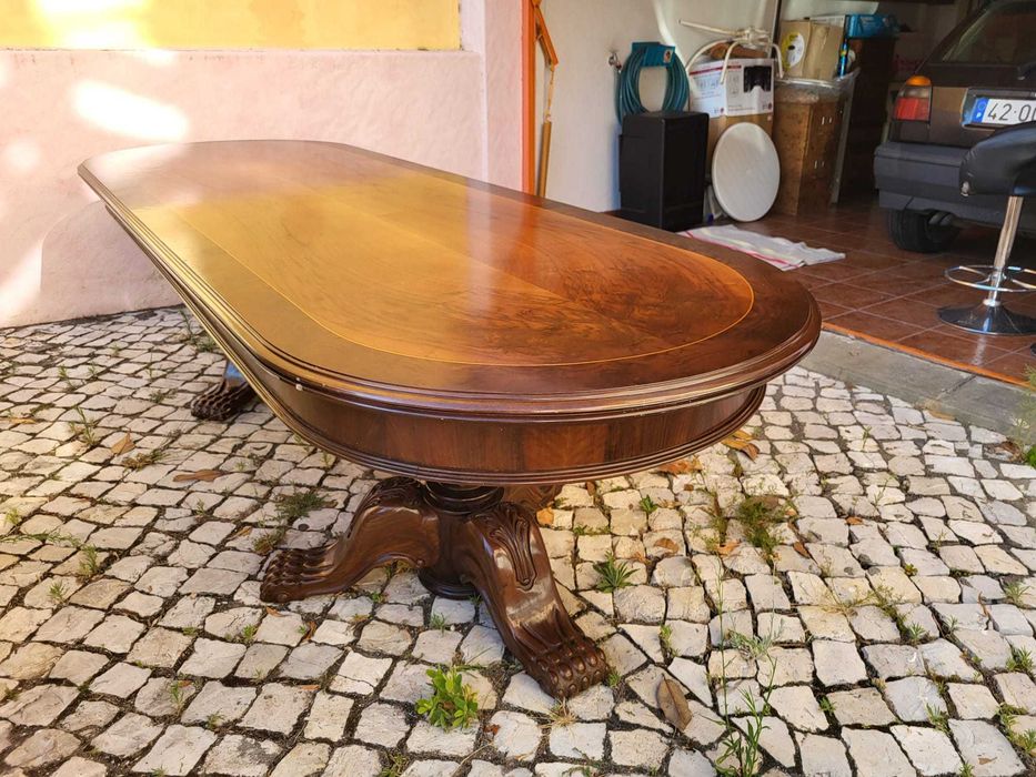 Mesa  de madeira nobre