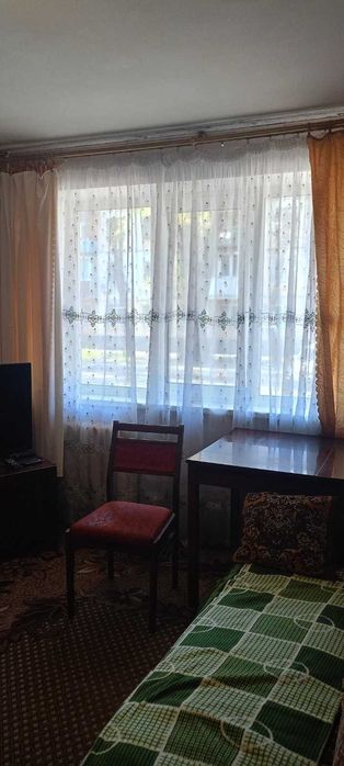 Продам трикімнатну  квартиру по вул. Пляжна