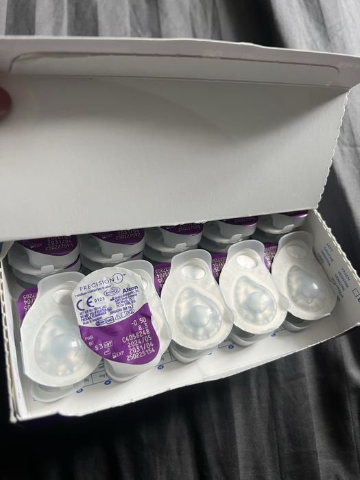 Контактні лінзи Alcon Precision 1 BC=8.3 DIA=14.2 PWR=-3.75