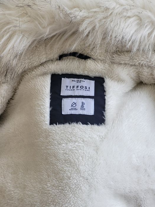 Зимова куртка з капюшоном