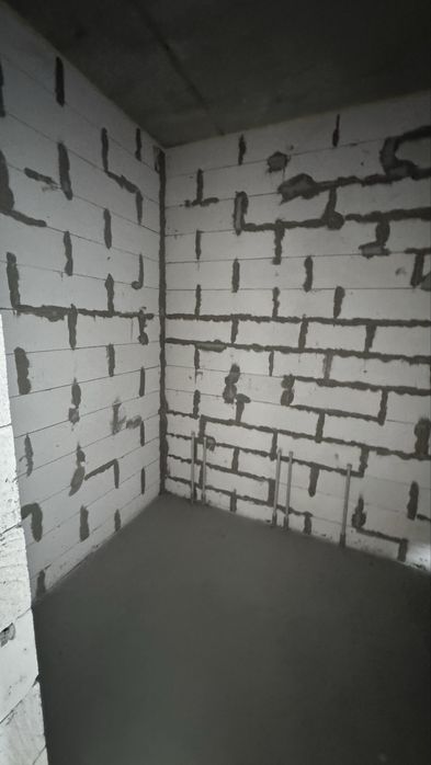 1к в зданому будинку на середньому поверсі | КОД 44923