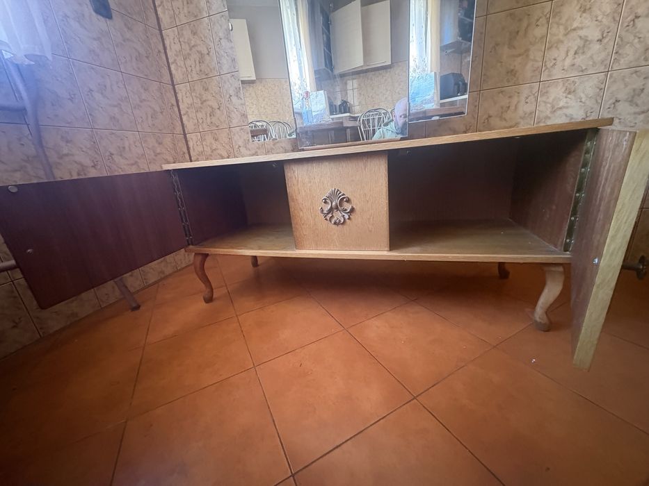 Toaletka w stylu ludwikowskim