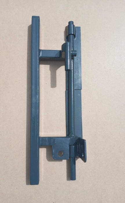 Ручка задвижка на откатные ворота.