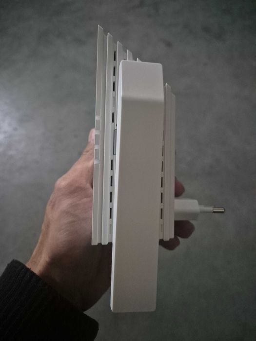 Extensor e amplificador de sinal Wifi