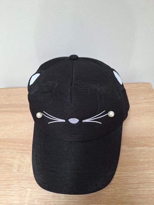 Nowa czapka z daszkiem