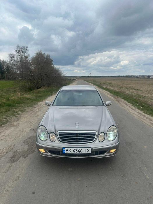 Mercedes 211 2004