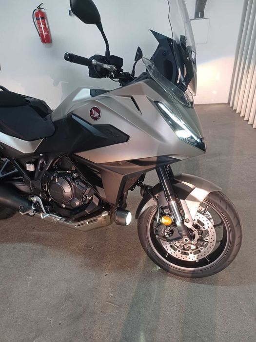 Moto Honda NT 1100 de Março 2025