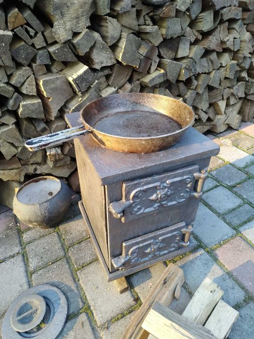 Буржуйка чугунна.піч .