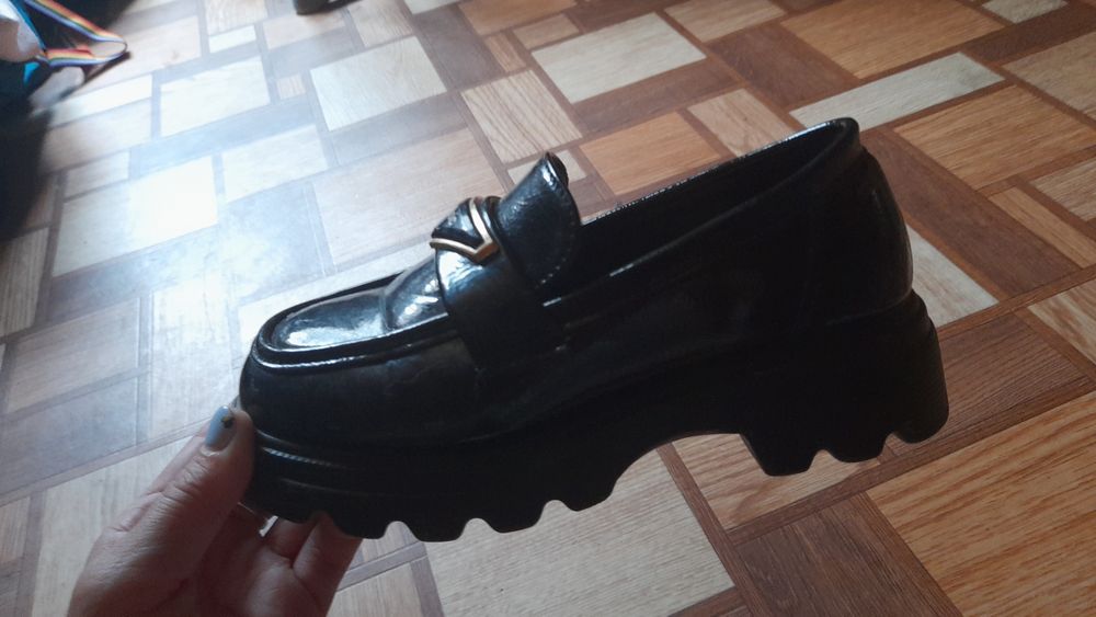 Взуття для дівчинки