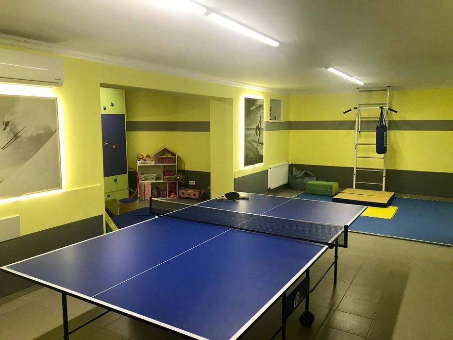 Продаж укомплектованого будинку з гаражем в районі Агропереробки!