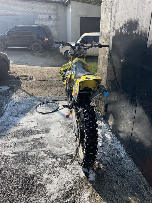Suzuki rm125