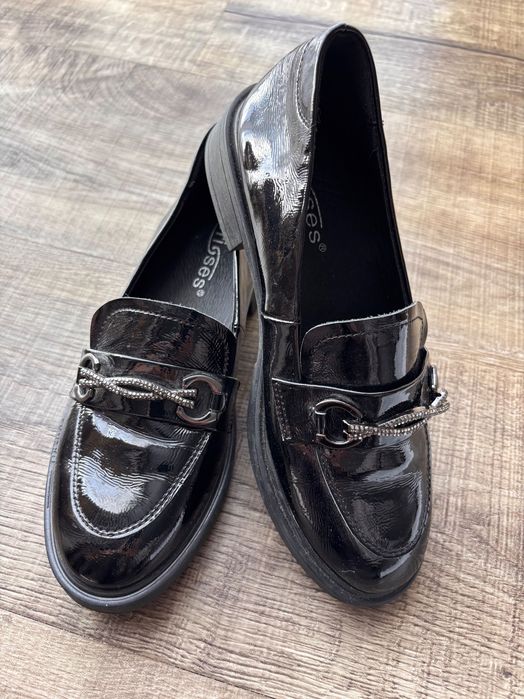 Лофери туфлі 33-34 розмір лак