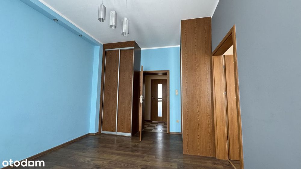 Przestronne mieszkanie w kamienicy z balkonem