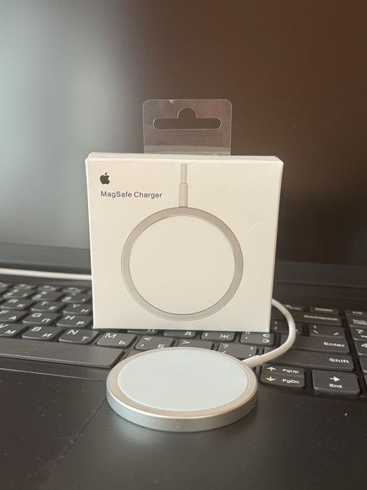 Бездротова зарядка Apple MagSafe