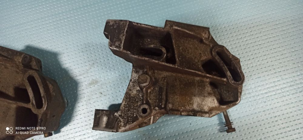 Кронштейни гідропідсилювача на Мерседес 123 2.4d. om616