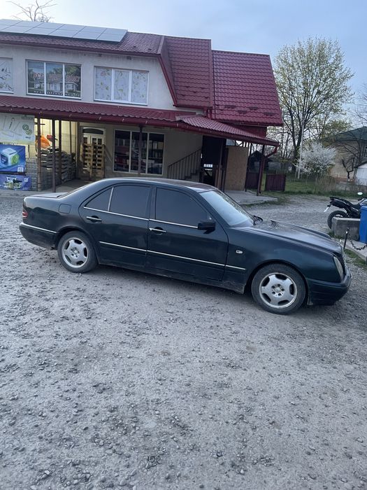 Продам мерседес210