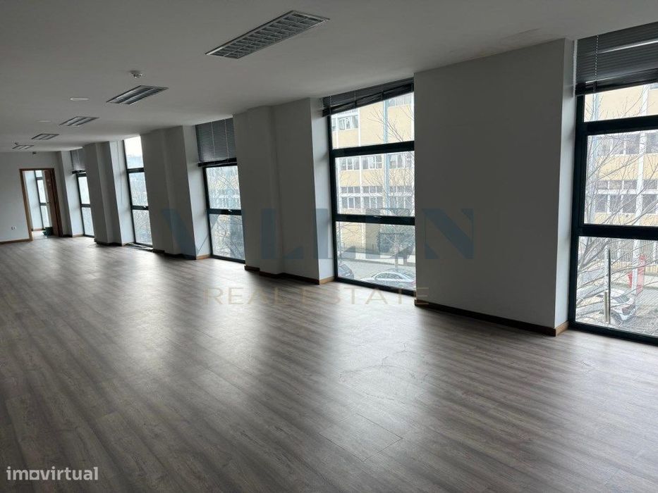 Escritório no Centro de Santo Tirso com 313,4 m² e Potencial para T...