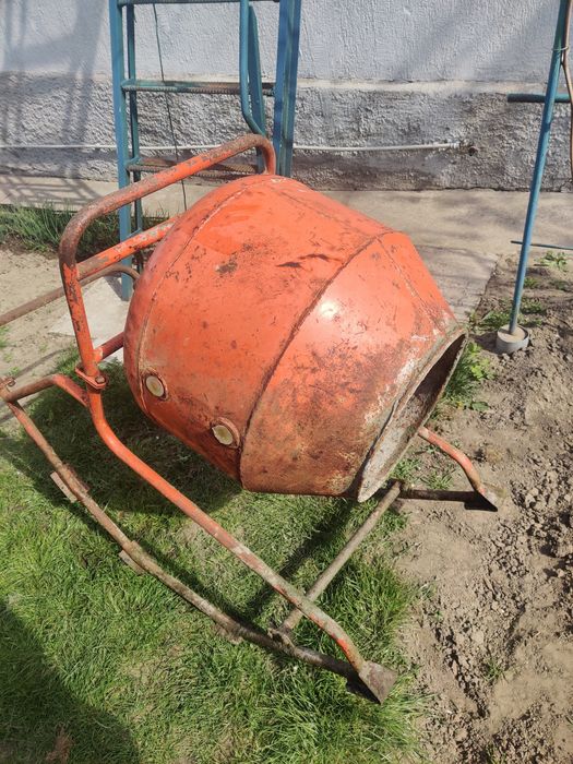 Бетонозмішувач ручний