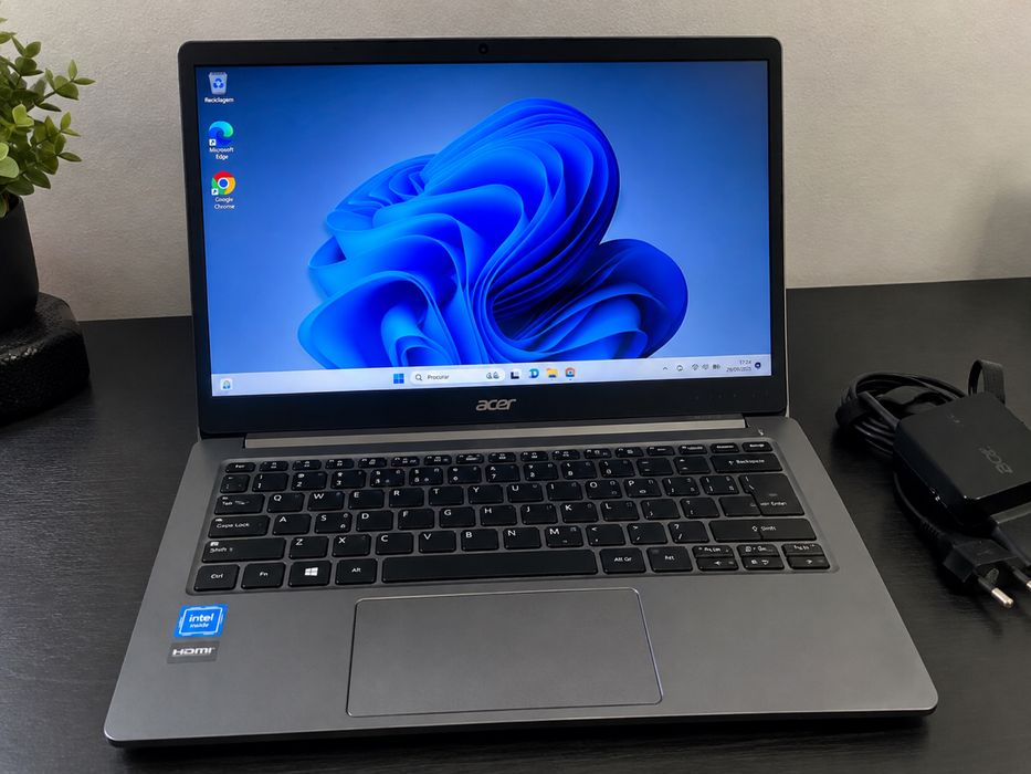 Vendo Acer Swift SF114-32 em bom estado e a funcionar corretamente. Preço negociável