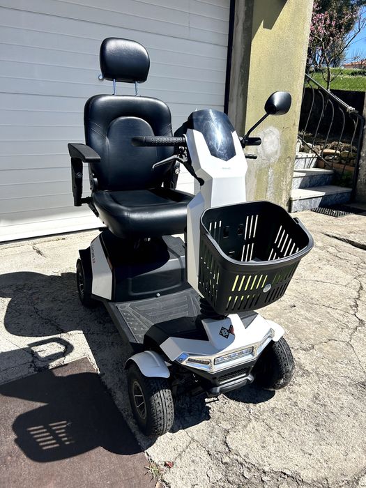Scooter Centuro S2 elétrica para mobilidade reduzida