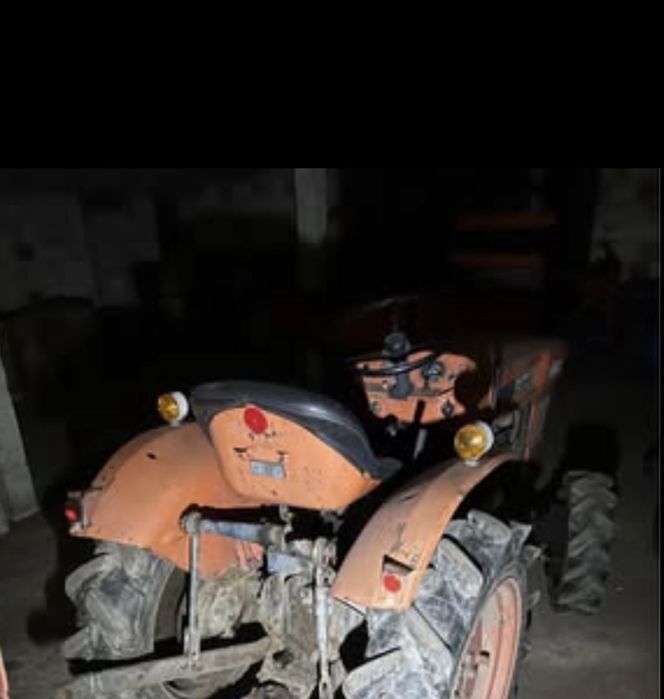 Trator kubota usado em bom estado