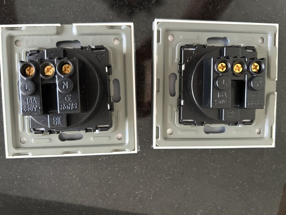 Tomadas eletricas em acrilico