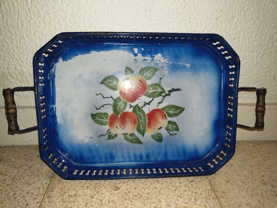 Tabuleiro em esmalte