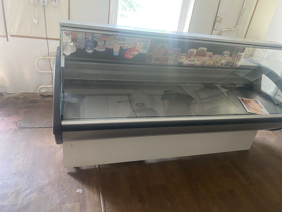 Продам холодильные витрины . Пивную ветрину