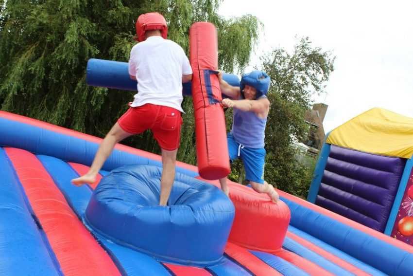 Equipamentos insufláveis/recreativos