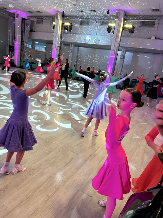 Бейсік, сукня для бальний танців