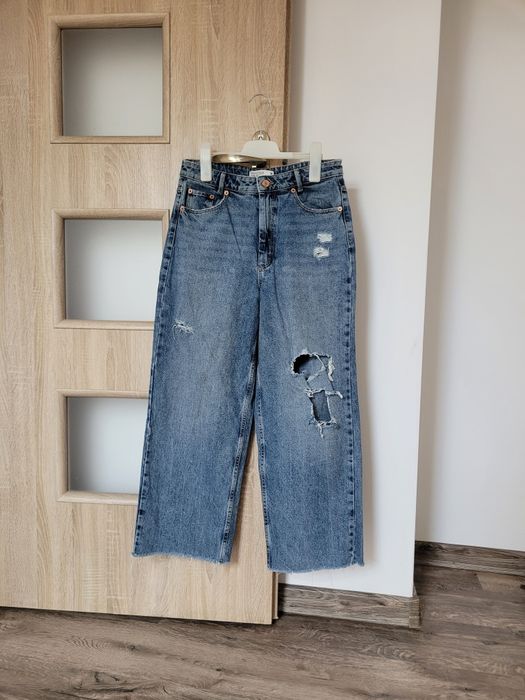 House jeansy z dziurami straight M