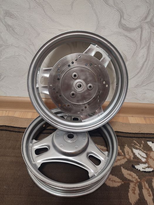 Продам диски до скутера  Сузукі