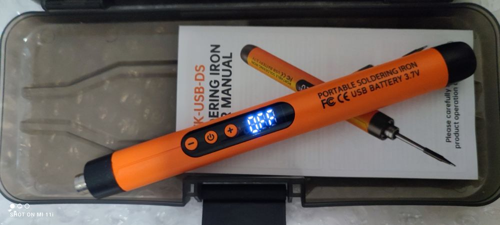 Nowa lutownica USB-C z akumulatorem i wyświetlaczem.