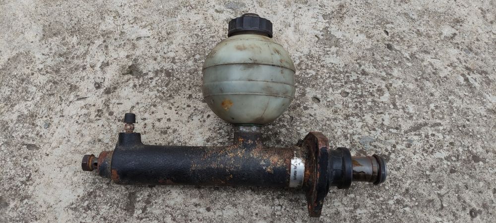 Главный тормозной цилиндр (диаметр 28,57мм) MERCEDES VARIO