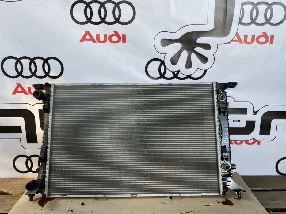 Радіатор охолодження двигуна основний Audi A4 B8 A5 Q5 A6 A7 автомат