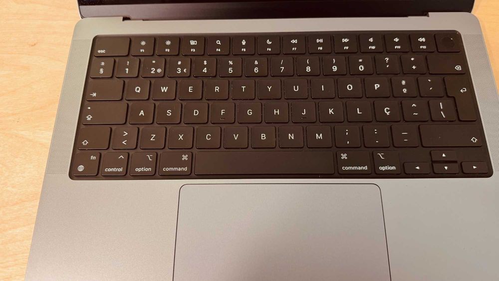 APPLE MACBOOK Pro, 14" (Nov 2023)