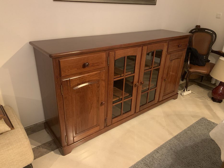 Mesa de jantar e Movel em nogueira