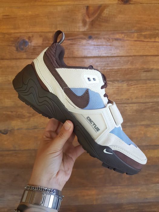 Nike Zoom Field Travis Scott “Leche Blue”