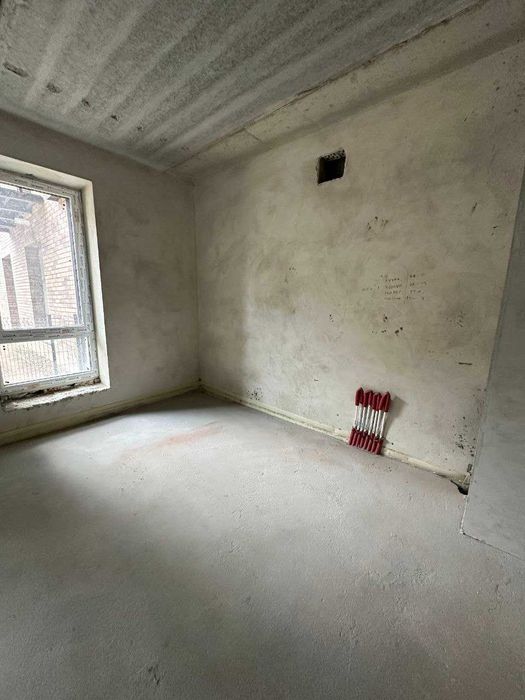 Простора 2-кім квартира в ЖК Долішній