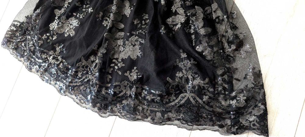 Boohoo czarna rozkloszowana sukienka mini w koronki plus size